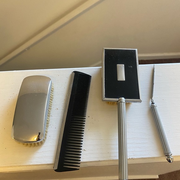 2 FOR $20 Vintage Vanity Set 2 Brushes, Comb, Nail File Silver VTG Victorian - Picture 2 of 5
